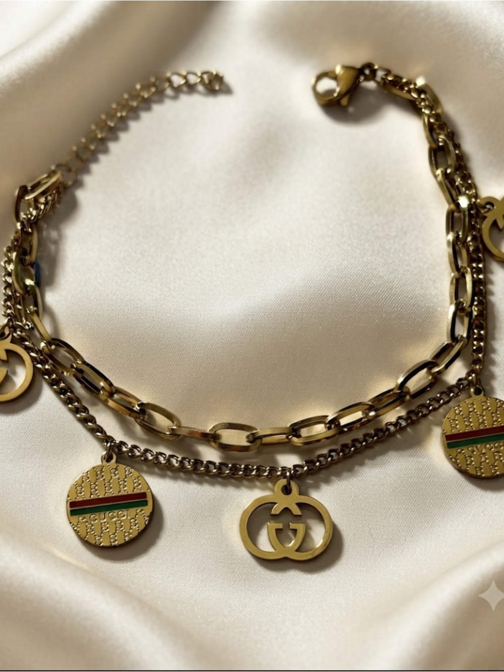 Fashion Jewelry Gold Double-Chain Charm Bracelet with Green-Red Stripes